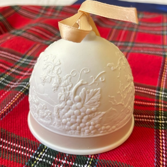 Lladro Ornament Seasons Spring Bell Collectors Society 1993 retired - Picture 2 of 9